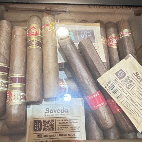 H.Upmann Robustos A&ntilde;ejados